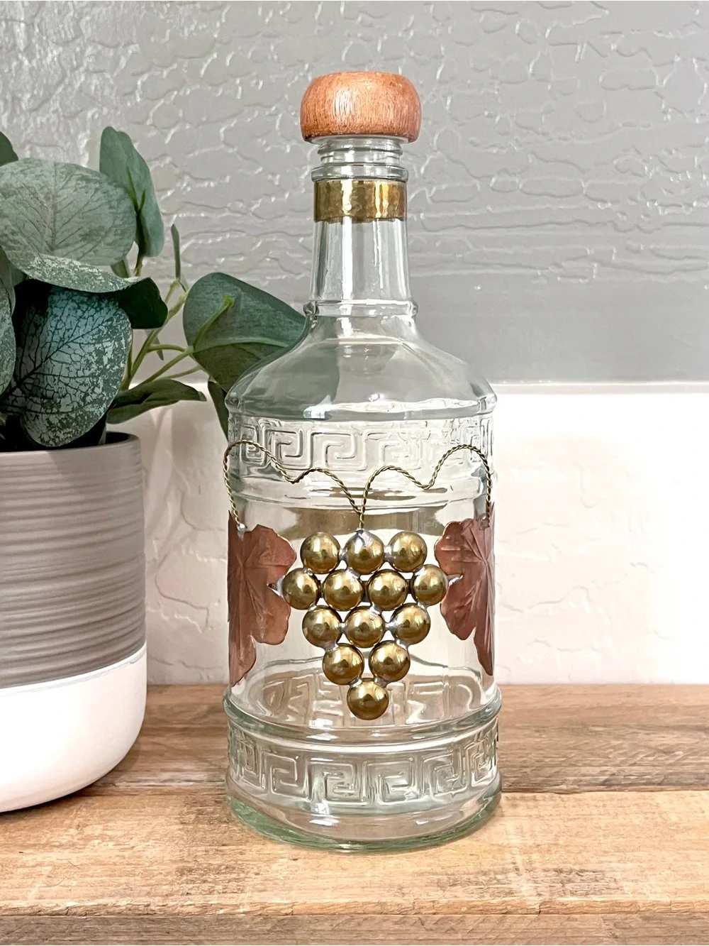 Vintage Greek Key Clear Glass Decanter Metal Grapes Vine Faux Wood Screw Cap 9